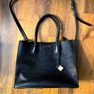 Michael Kors Women's Mercer Large Leather Tote Bag
Black OS